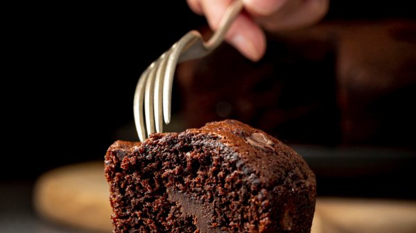 Accords parfaits : que servir avec votre moelleux au chocolat lors des fêtes ?